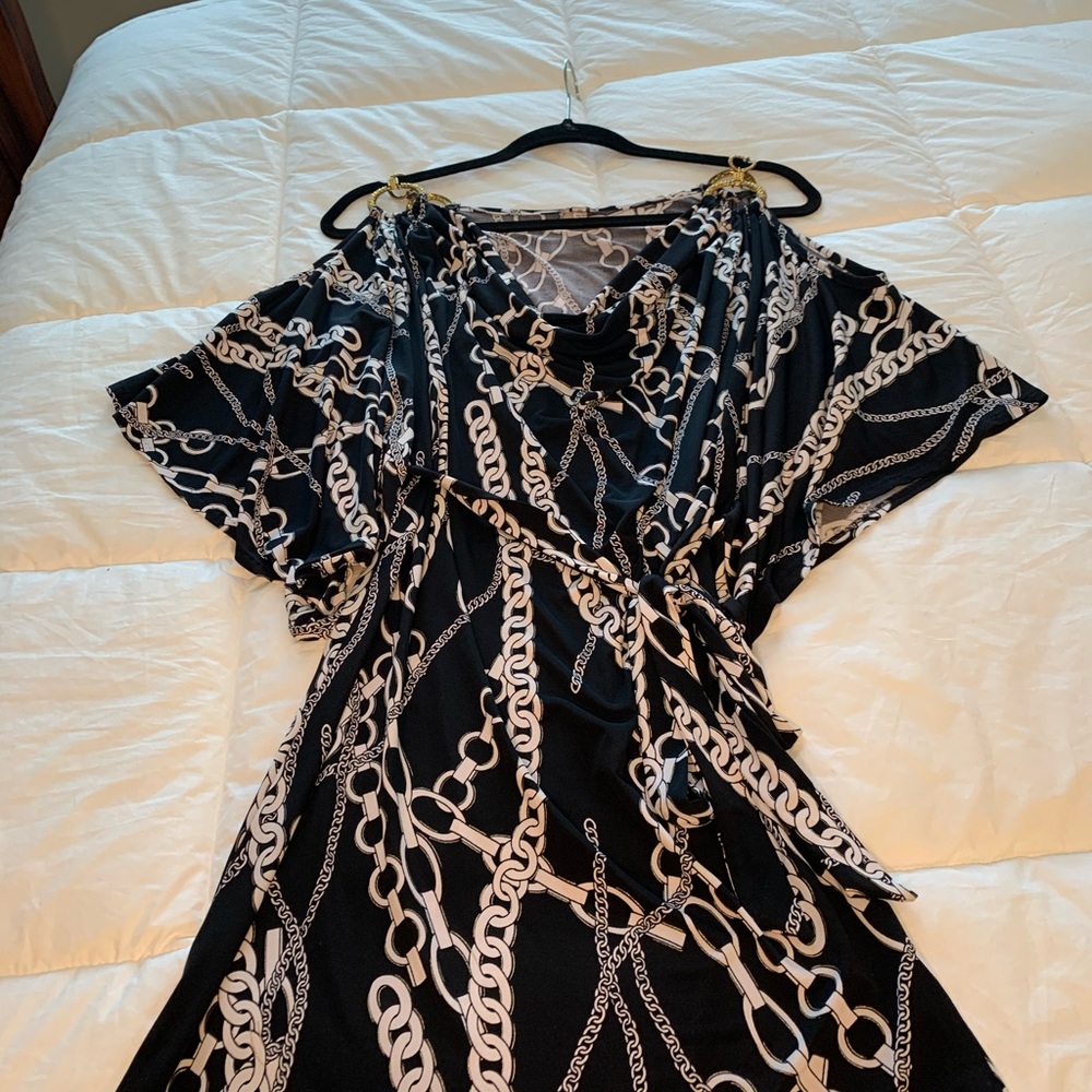 Dress - Picture 5 of 10